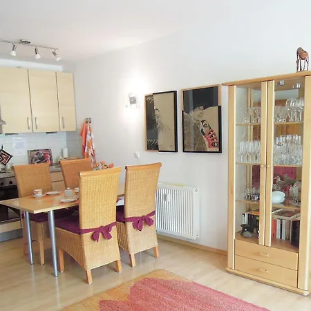 Alexandra - 13-15 Apartment Kuehlungsborn